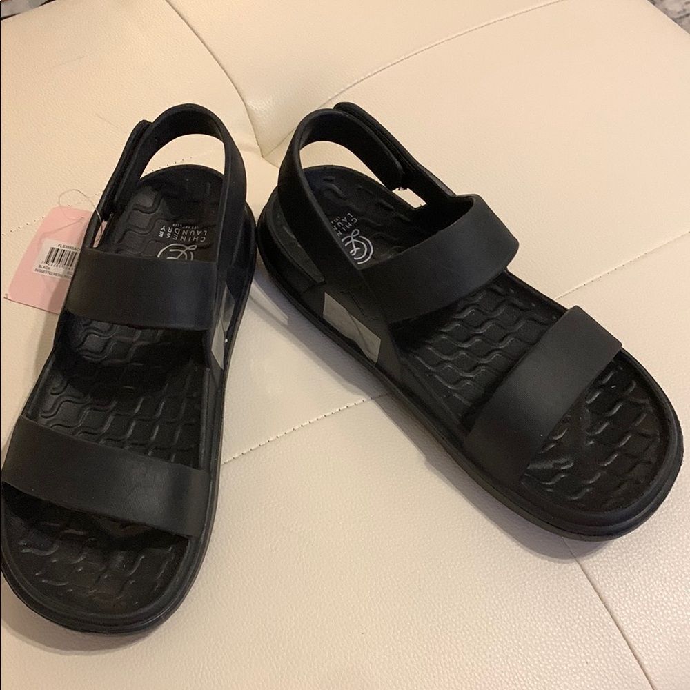 Chinese Laundry Casual size 7 black shoes with Velcro closure